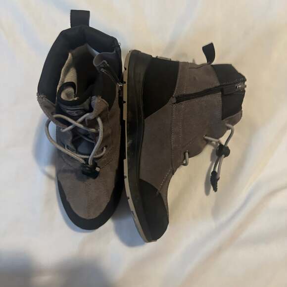 UGG Kids Turlock Waterproof Snow Boots Gray Black Suede - Picture 5 of 13